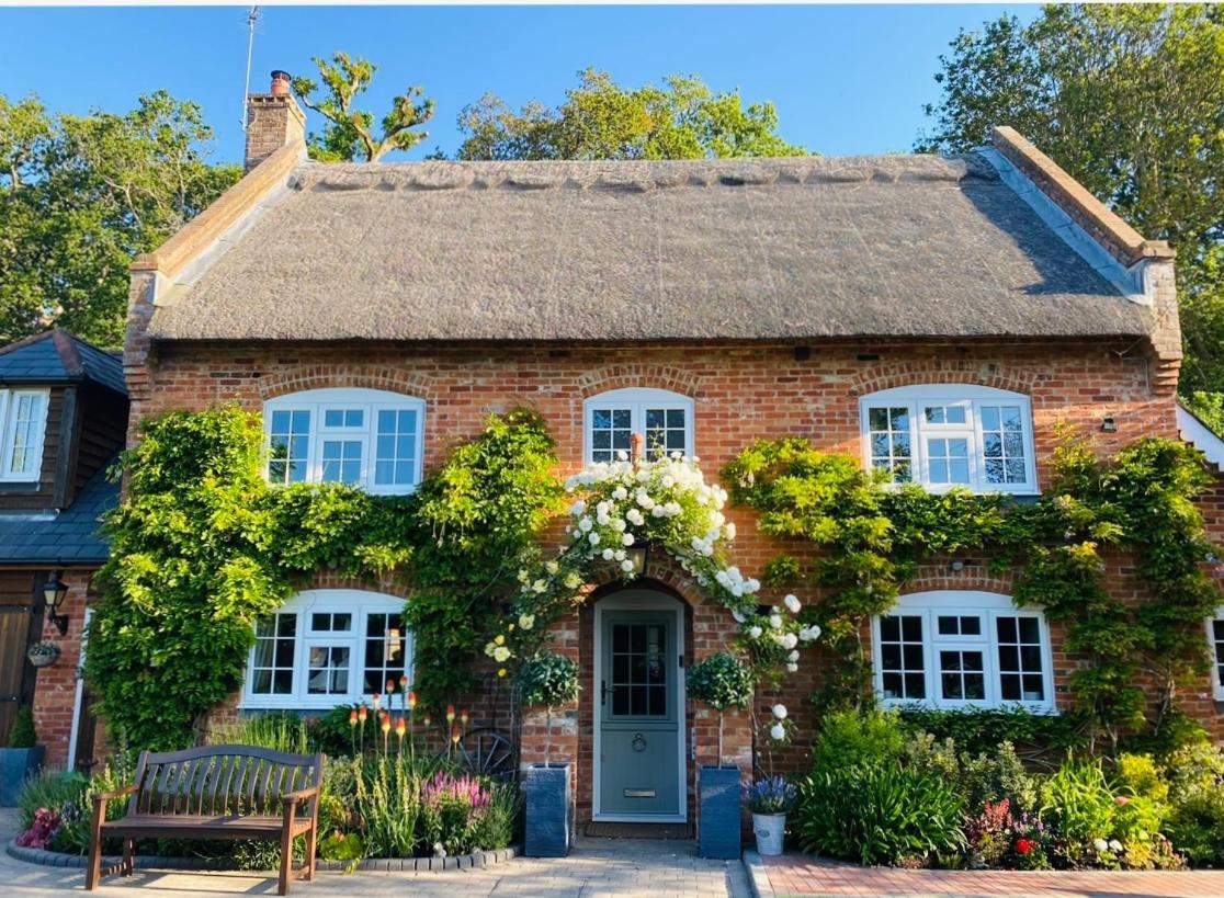 Little Woodside A Beautiful New Forest Self Contained Private Luxury Annexe New Milton Bagian luar foto